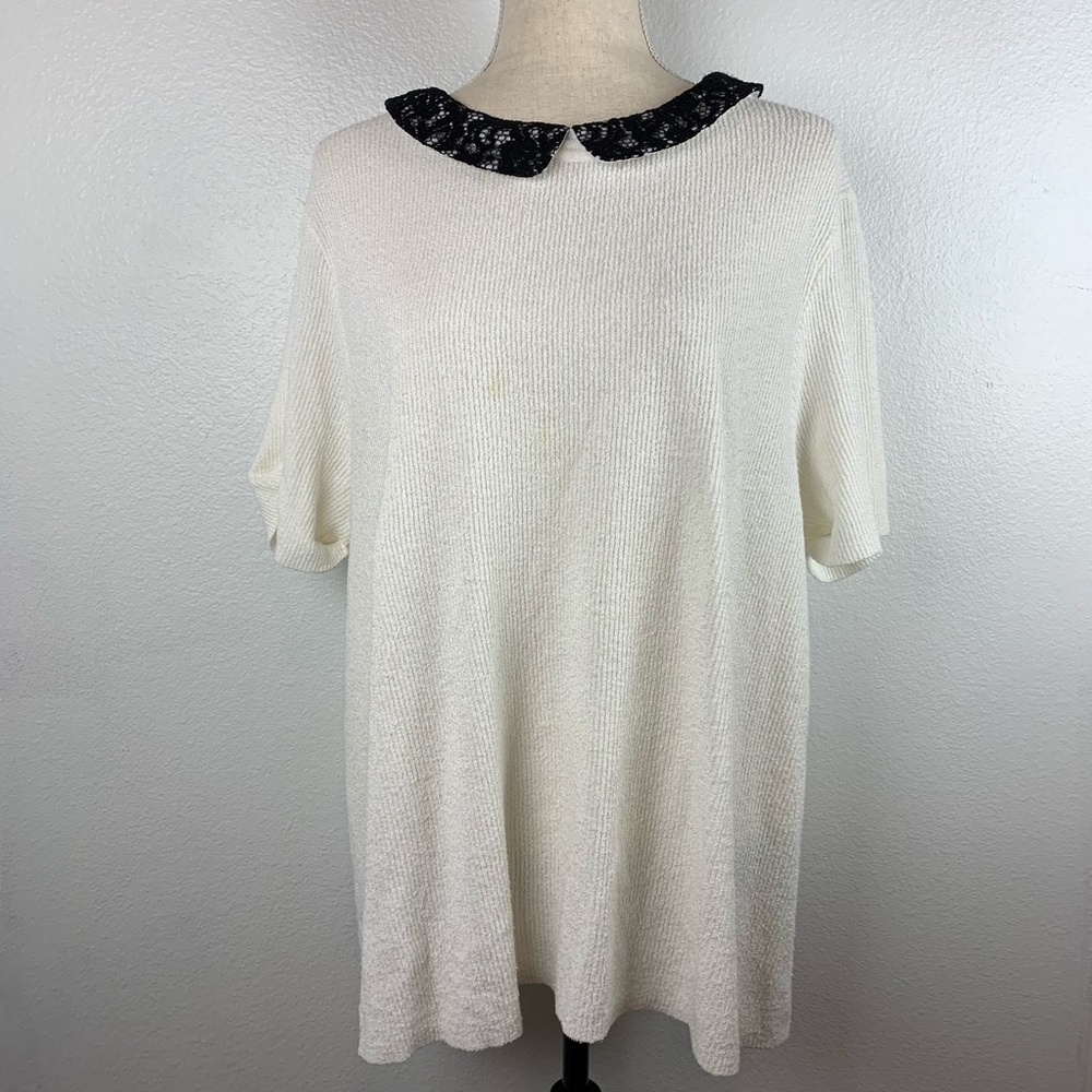ELLE Mock-Layer Top Cream /w Black Lace Collar